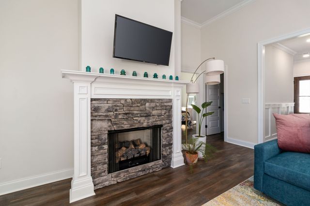 824 Brown Swiss Ct, Clarksville, TN 37043