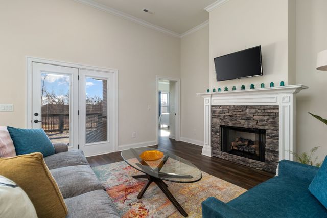 824 Brown Swiss Ct, Clarksville, TN 37043