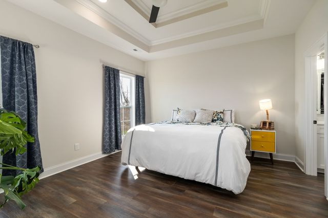 824 Brown Swiss Ct, Clarksville, TN 37043