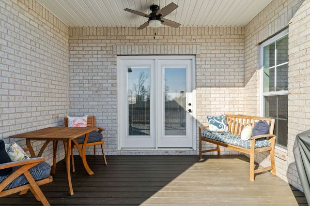 824 Brown Swiss Ct, Clarksville, TN 37043