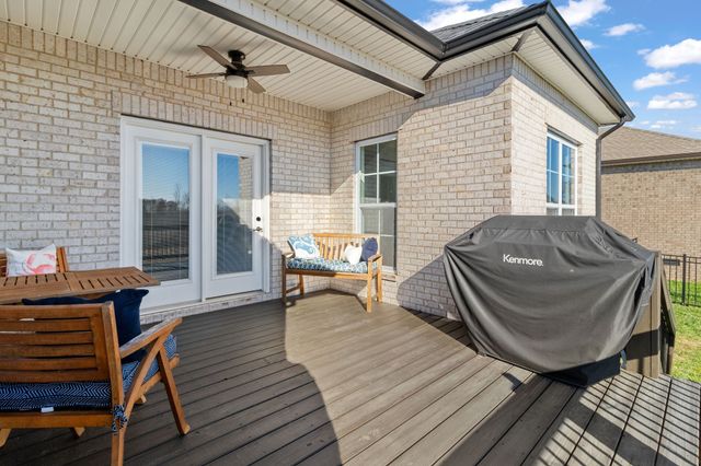 824 Brown Swiss Ct, Clarksville, TN 37043