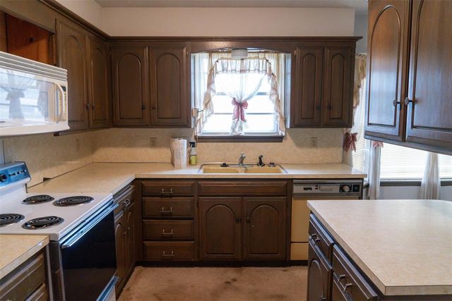 1713 E Frontier Terrace, Mustang, OK 73064