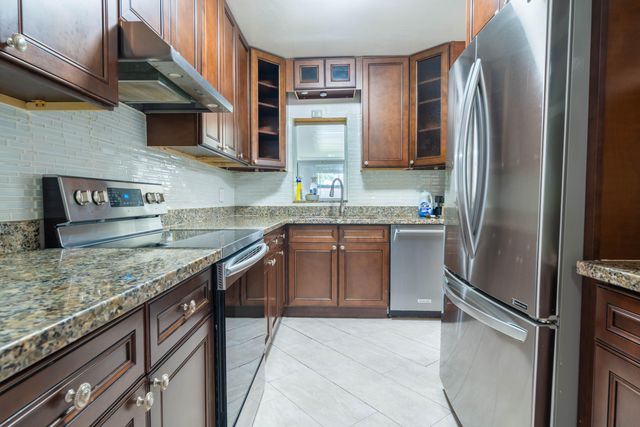 9696 SW 1st Place, Boca Raton, FL 33428