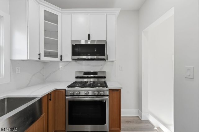 31 Saint Moritz Pl, Wayne Twp., NJ 07470