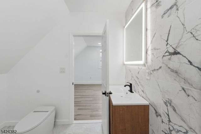 31 Saint Moritz Pl, Wayne Twp., NJ 07470