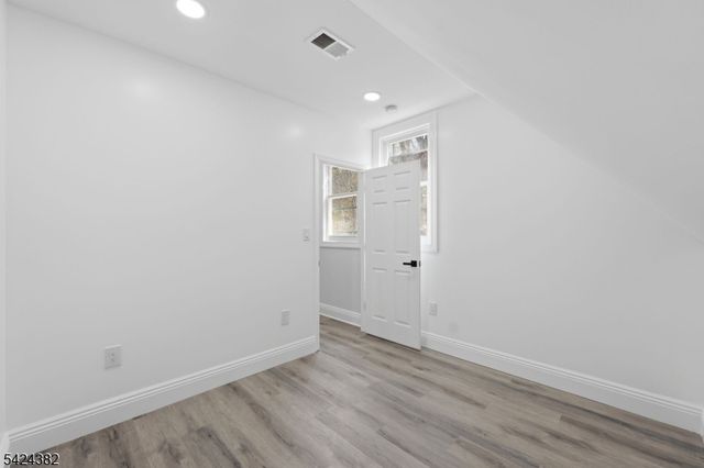 31 Saint Moritz Pl, Wayne Twp., NJ 07470