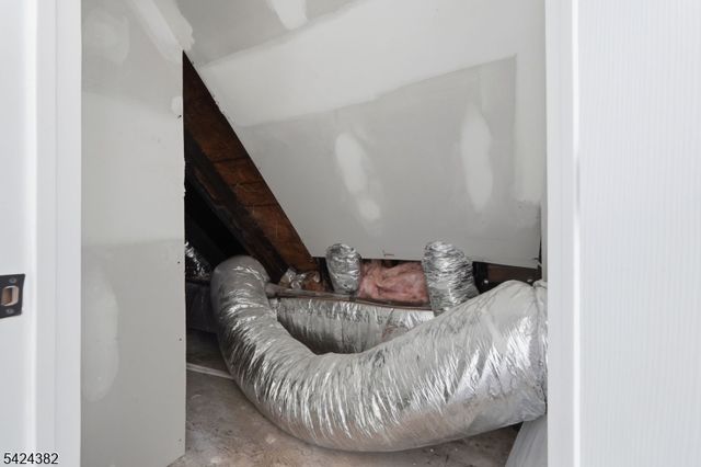 31 Saint Moritz Pl, Wayne Twp., NJ 07470