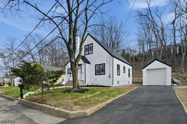 31 Saint Moritz Pl, Wayne Twp., NJ 07470