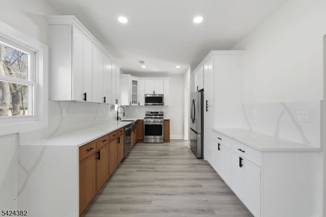 31 Saint Moritz Pl, Wayne Twp., NJ 07470