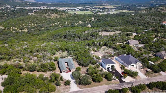 2601 Summit Dr, New Braunfels, TX 78132