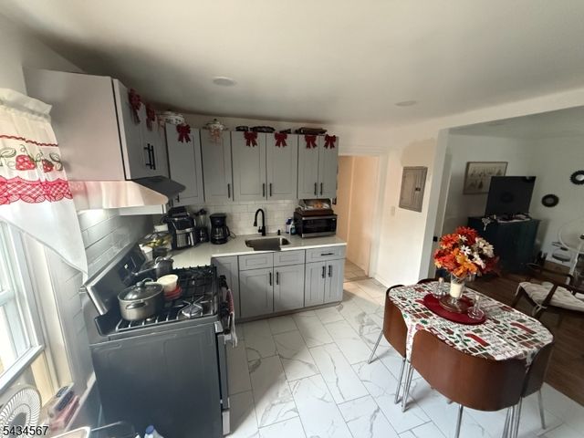 656 E 24Th St, Paterson City, NJ 07504