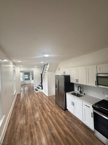 656 E 24Th St, Paterson City, NJ 07504