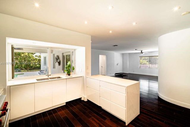 11030 SW 42nd Ct, Davie, FL 33328