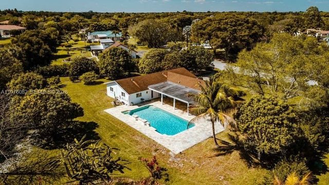 11030 SW 42nd Ct, Davie, FL 33328