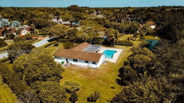 11030 SW 42nd Ct, Davie, FL 33328