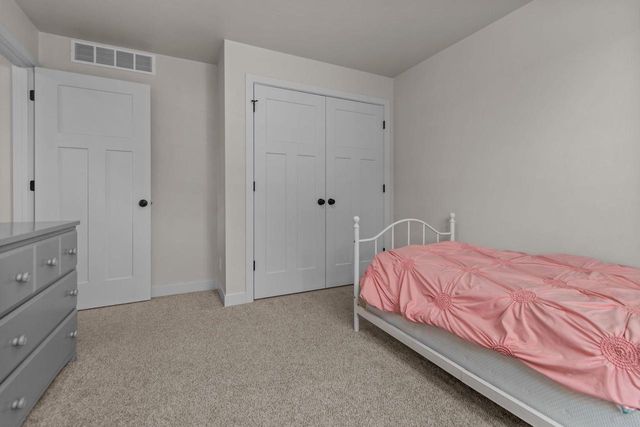 3846 E ZION LANE, Appleton, WI 54913