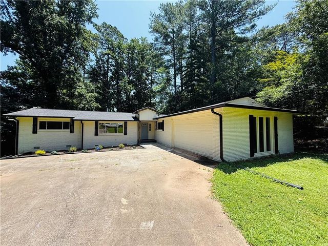 421 Safari Circle, Stone Mountain, GA 30083