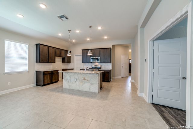 8225 Dublin Forest, San Antonio, TX 78253