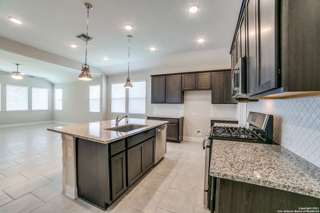 8225 Dublin Forest, San Antonio, TX 78253