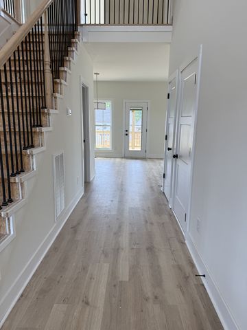 692 Eva Agnes Ave, Clarksville, TN 37042
