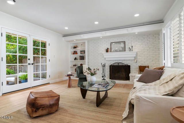 3818 Cedarbend Drive, Glendale, CA 91214