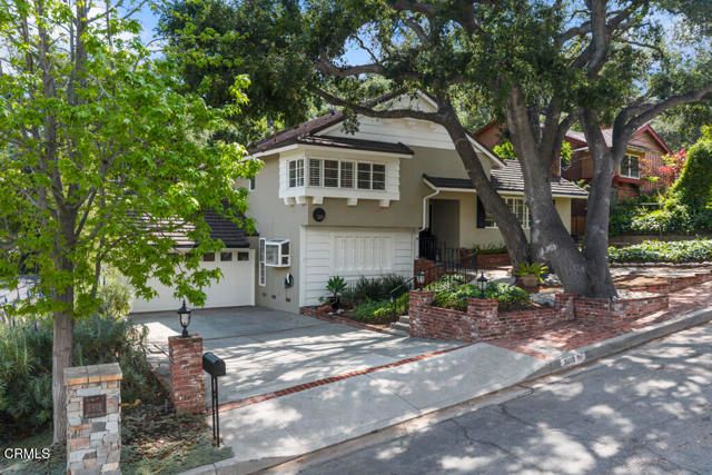 3818 Cedarbend Drive, Glendale, CA 91214