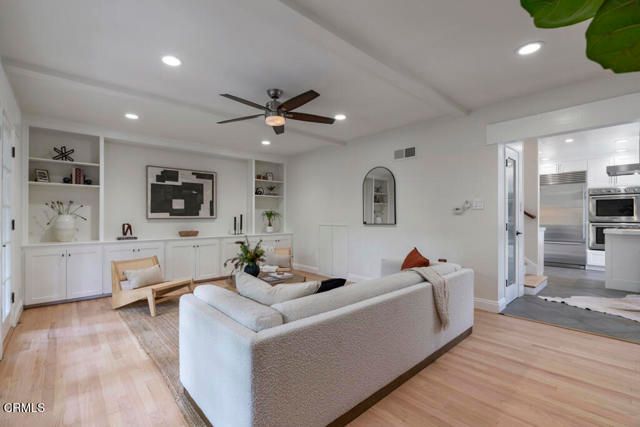 3818 Cedarbend Drive, Glendale, CA 91214