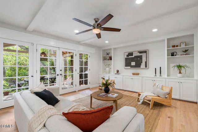 3818 Cedarbend Drive, Glendale, CA 91214