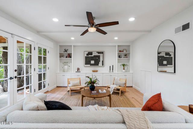 3818 Cedarbend Drive, Glendale, CA 91214