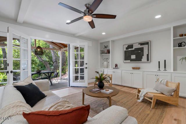 3818 Cedarbend Drive, Glendale, CA 91214