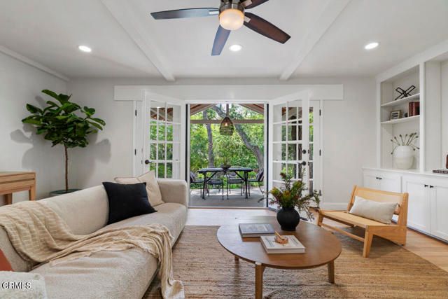 3818 Cedarbend Drive, Glendale, CA 91214