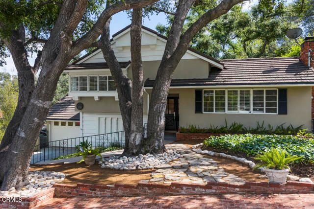 3818 Cedarbend Drive, Glendale, CA 91214