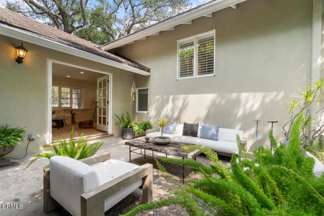 3818 Cedarbend Drive, Glendale, CA 91214