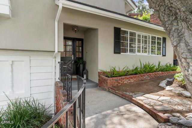 3818 Cedarbend Drive, Glendale, CA 91214