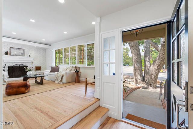 3818 Cedarbend Drive, Glendale, CA 91214