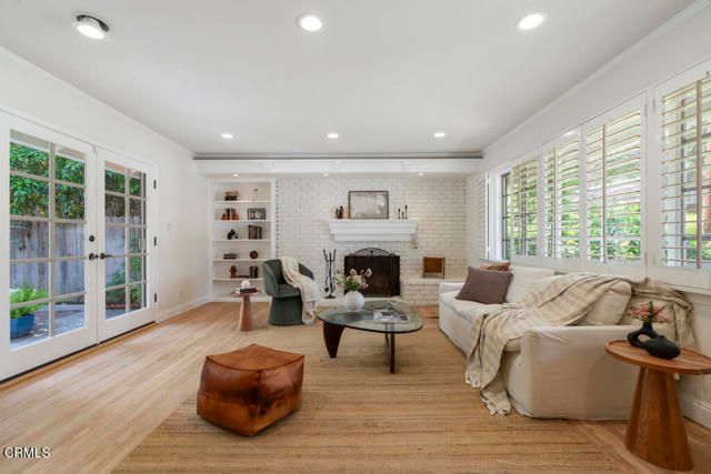 3818 Cedarbend Drive, Glendale, CA 91214