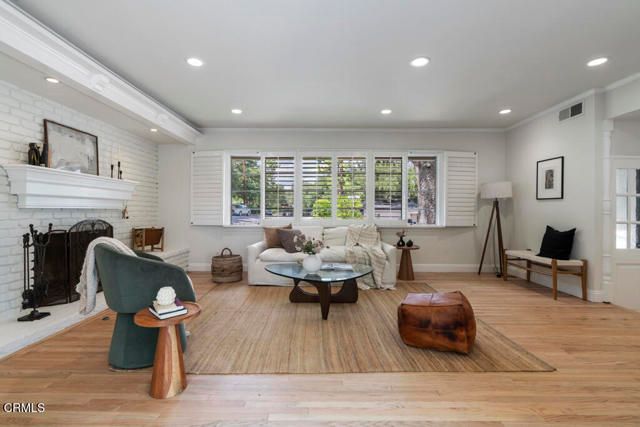 3818 Cedarbend Drive, Glendale, CA 91214