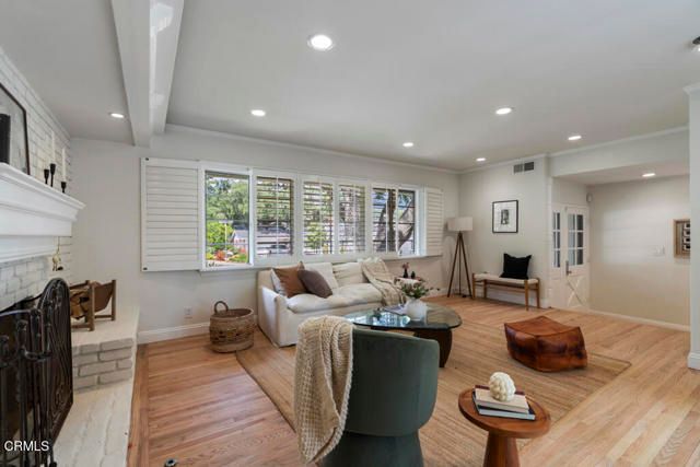 3818 Cedarbend Drive, Glendale, CA 91214