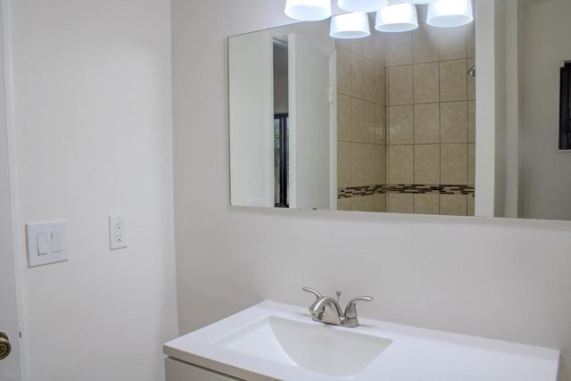 7733 Balboa St 8, Sunrise, FL 33351