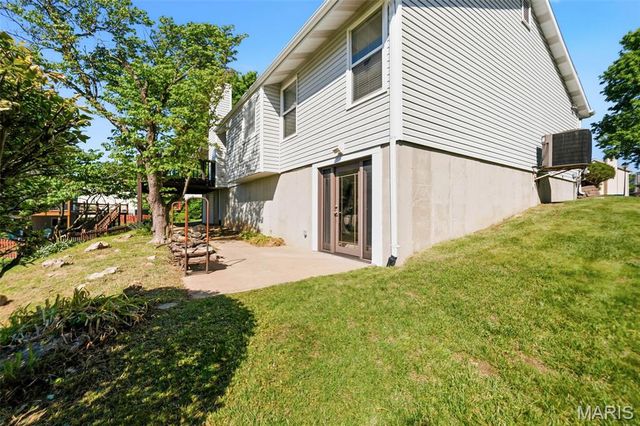 3 Riesling Court, St Charles, MO 63304