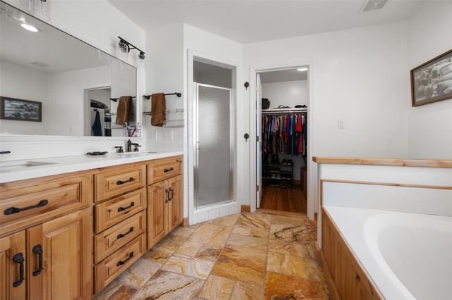 8 Deer Ridge RD, Wimberley, TX 78676