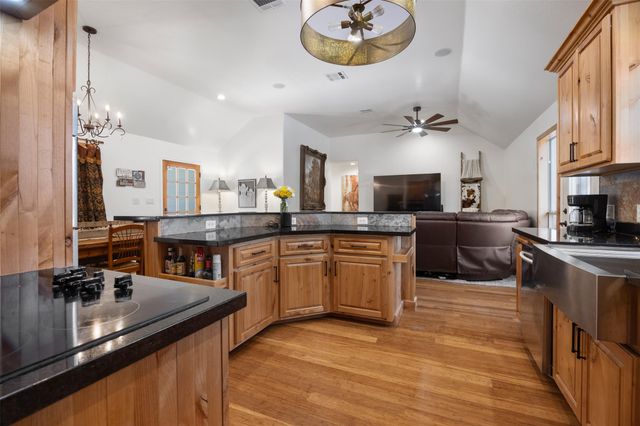 8 Deer Ridge RD, Wimberley, TX 78676