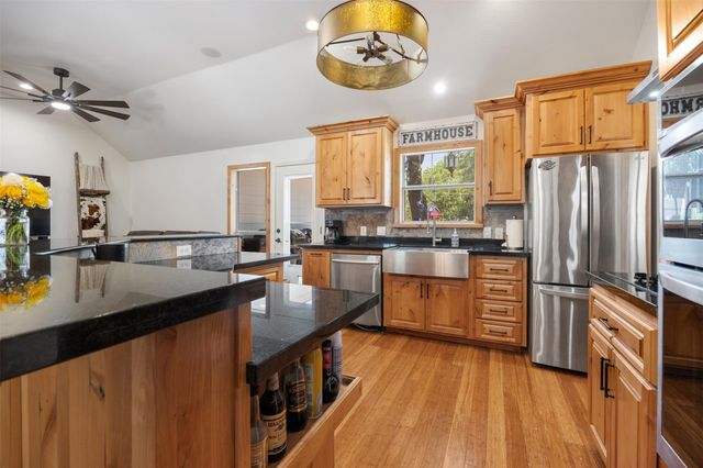 8 Deer Ridge RD, Wimberley, TX 78676