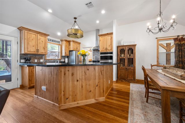 8 Deer Ridge RD, Wimberley, TX 78676