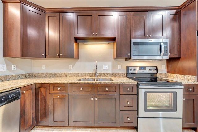 17 Cardinal LN, Daleville, VA 24083