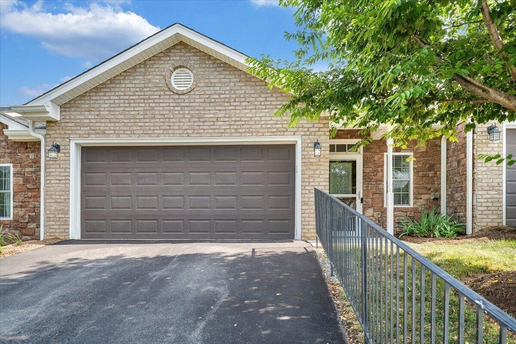 17 Cardinal LN, Daleville, VA 24083