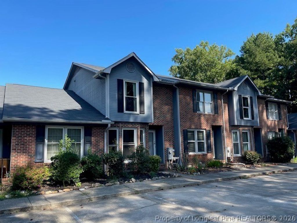 312 Ayrshire Court, Fayetteville, NC 28311 — exterior