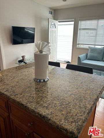 11601 Moorpark Street, North Hollywood, CA 91602