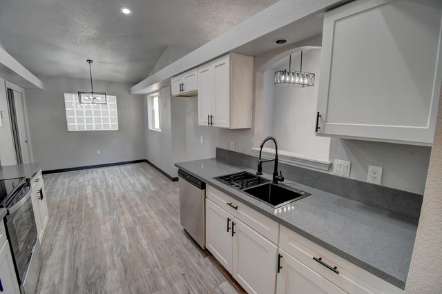 7204 Quail Springs Place NE, Albuquerque, NM 87113