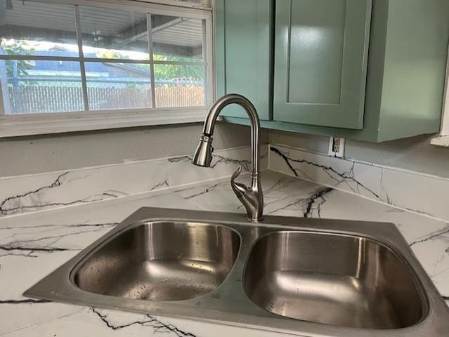 1806 N Avenue S, Freeport, TX 77541